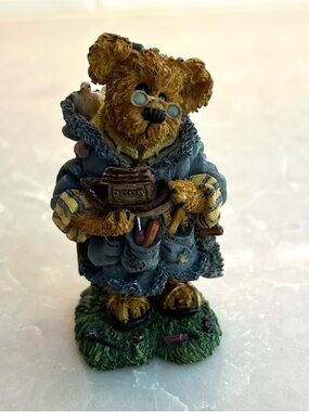 Boyds Bears figurine titled "Jeremy as Noah... The Ark Builder"